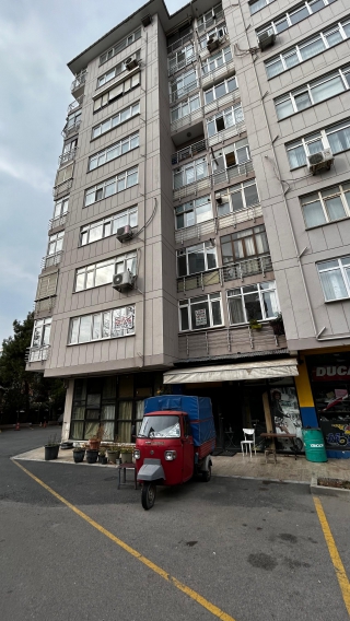KADIKÖY FENERBAHÇE STADININ YANINDA SATILIK 3+1 DAİRE